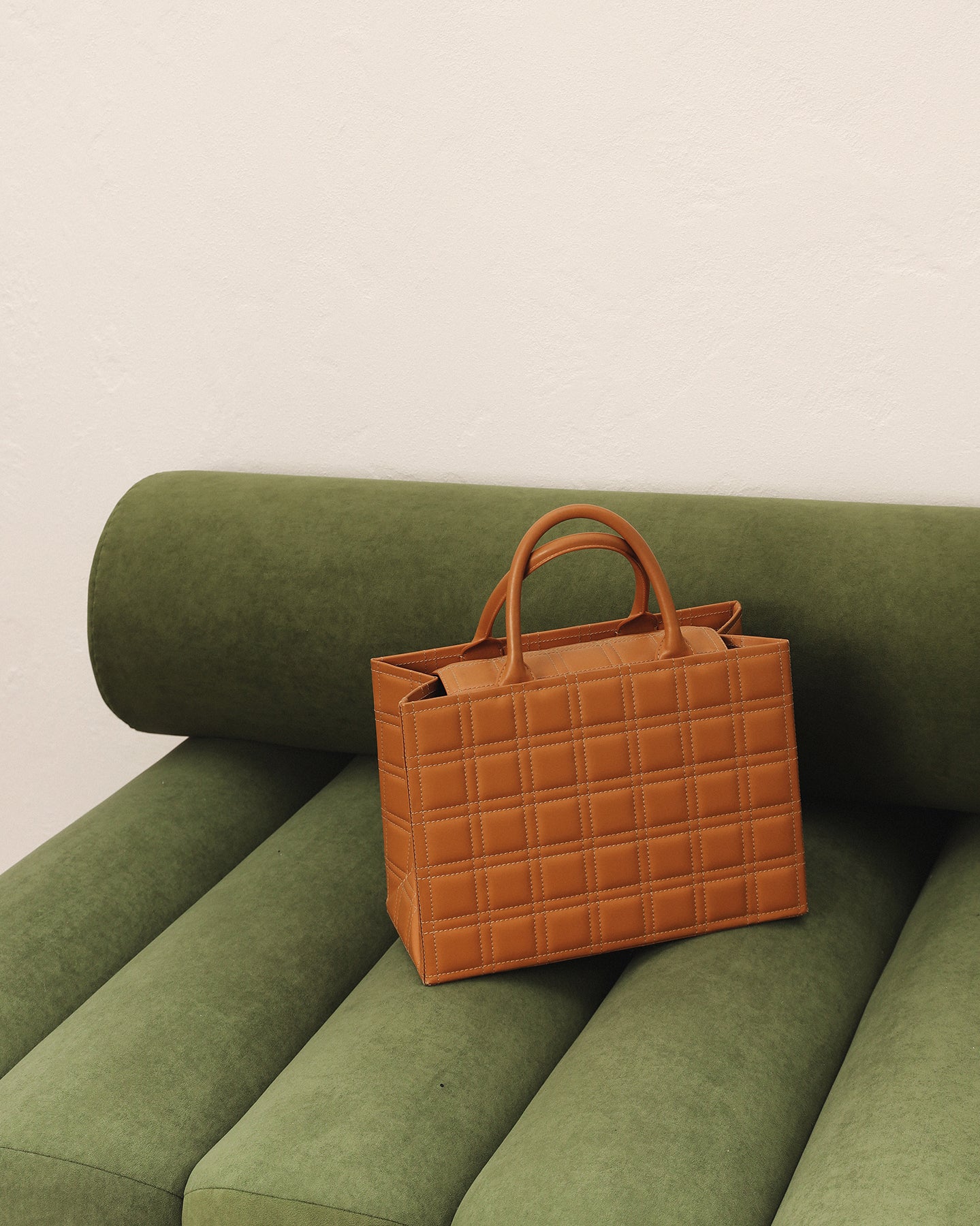 LONA PRIST l 5x7 Bag in Brown