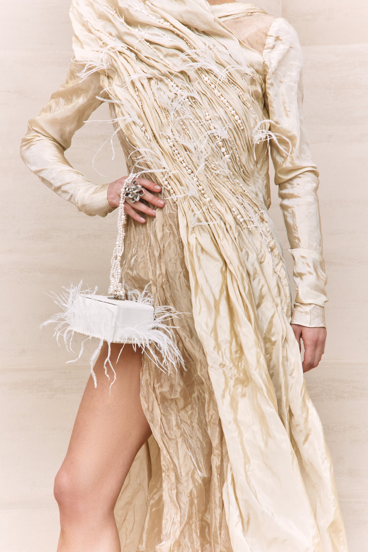 Couture Cube Pearl Bag in Off-White Feathers