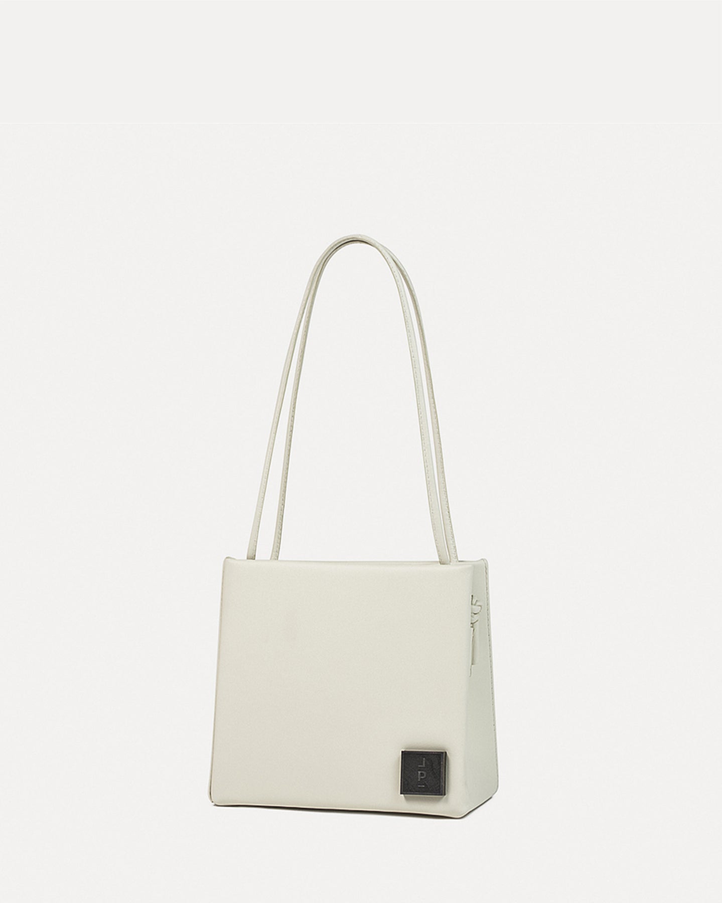 LONA PRIST l Square Bag in Off-white