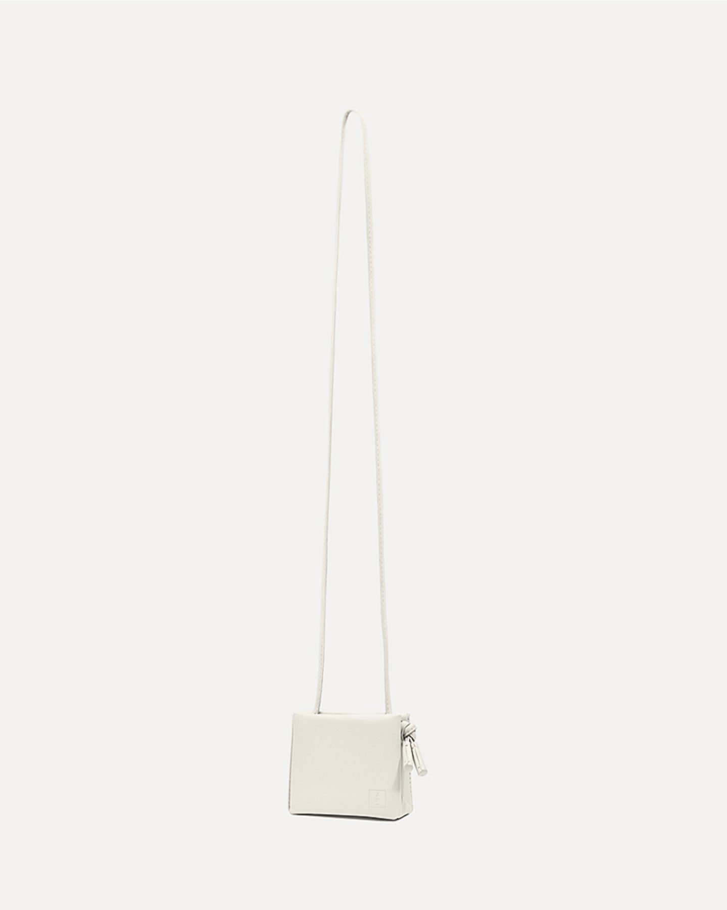 LONA PRIST l Square Bag in Off-white